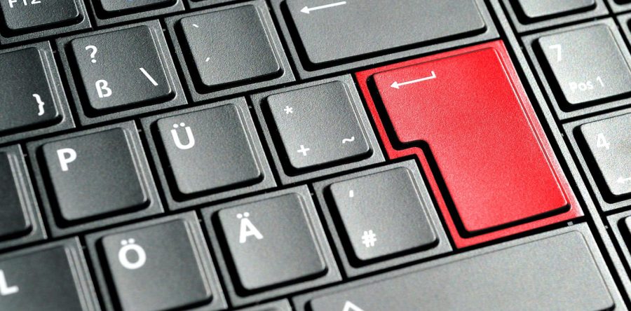 Защита информаторов: Сравнение Чехия, Германия и Великобритания 2025